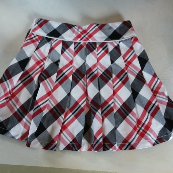 SOLD NWOT plaid skirt. - Picture 2 of 4